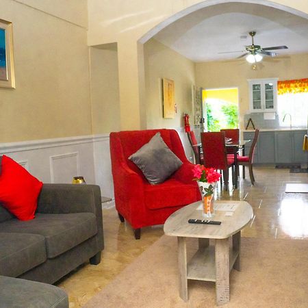 Отель Red Hassell Manor Порт-Антонио Экстерьер фото